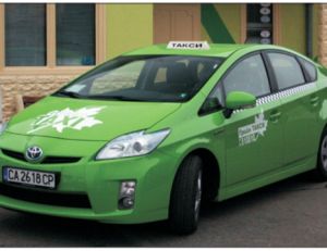 По улиците на София тръгнаха първите зелени таксита